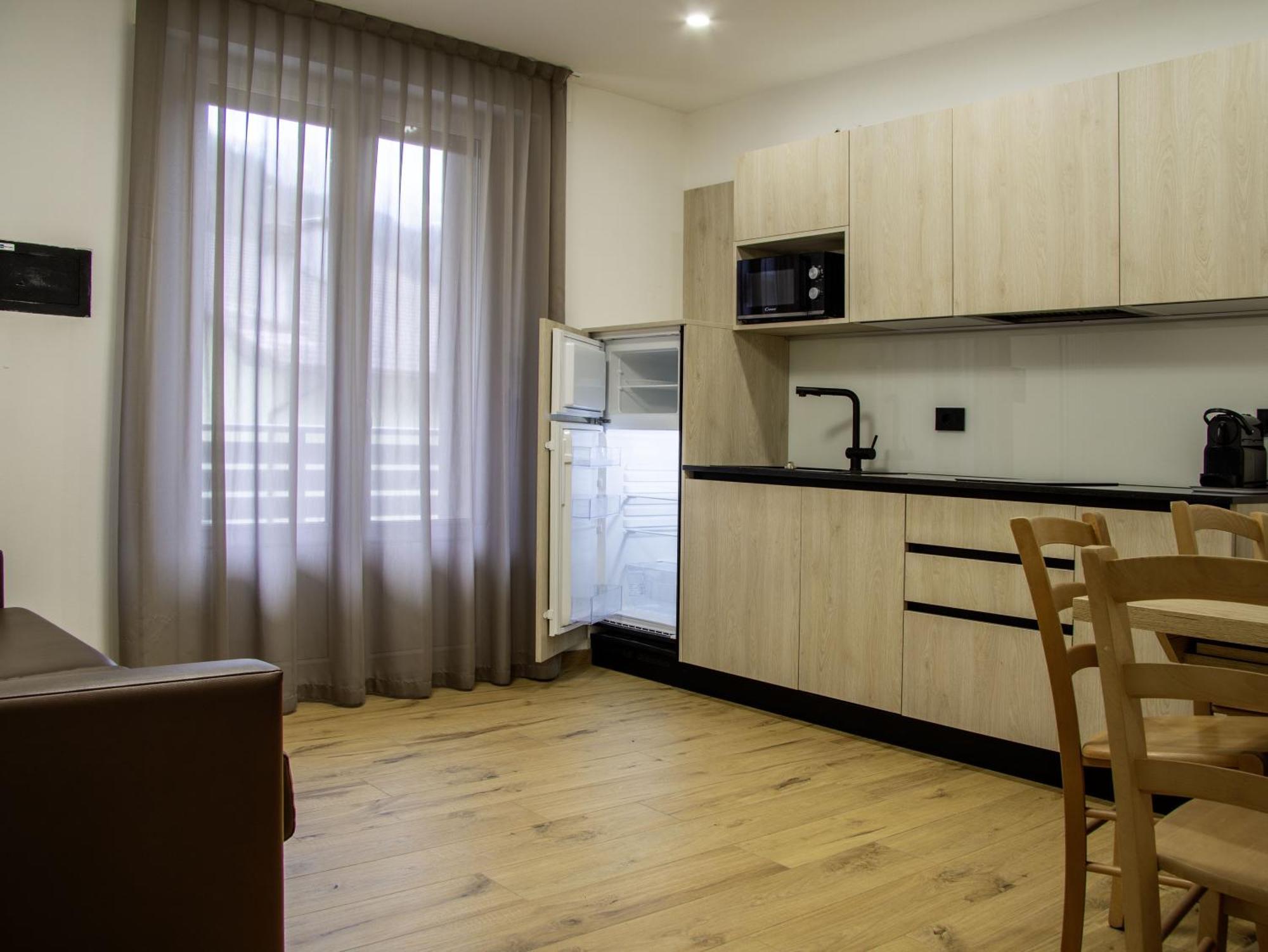 פרדאצו Liz Hotel & Apartments מראה חיצוני תמונה