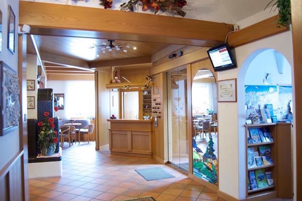 פרדאצו Liz Hotel & Apartments מראה חיצוני תמונה